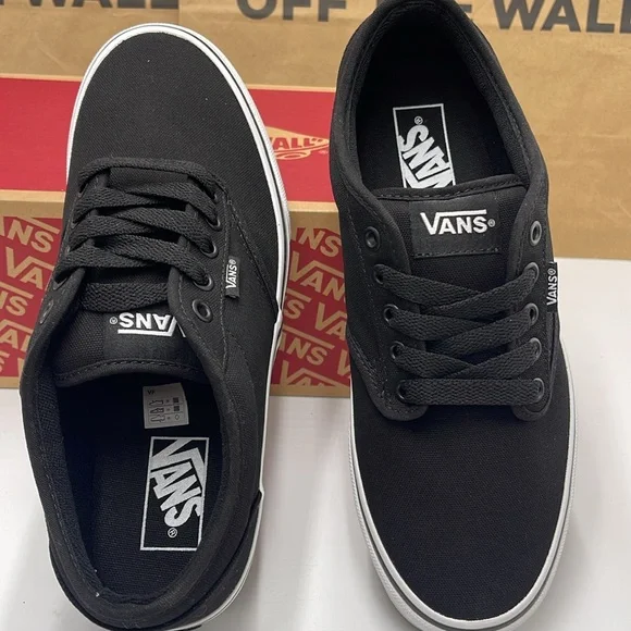 Vans Men’s Canvas Sneakers Classic Low-Top Design Atwood (Canvas) Black/White